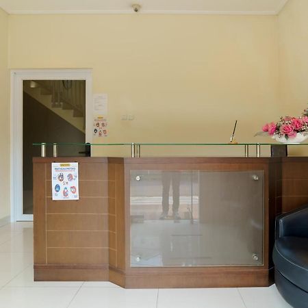 Dago Suites Syariah Cikarang Mitra Reddoorz Бекаси Екстериор снимка
