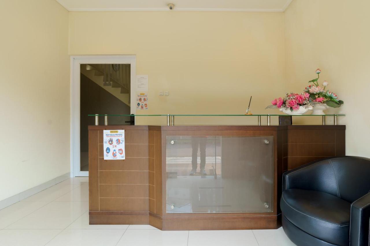Dago Suites Syariah Cikarang Mitra Reddoorz Бекаси Екстериор снимка