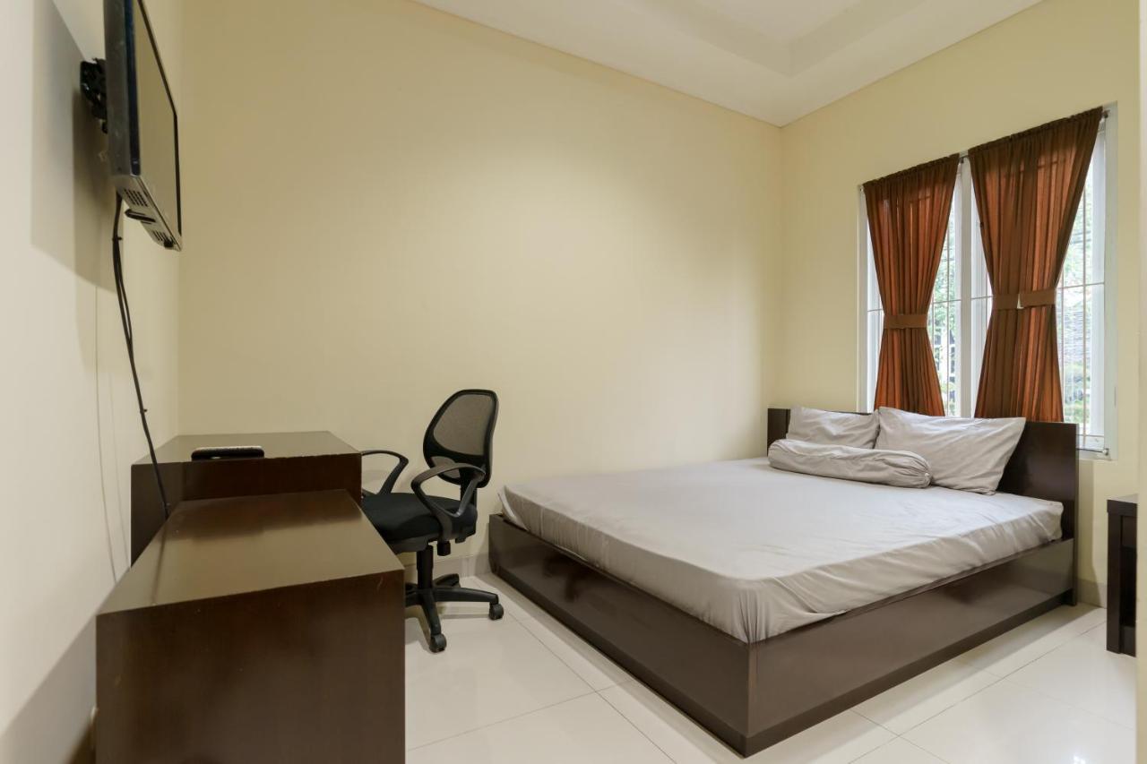 Dago Suites Syariah Cikarang Mitra Reddoorz Бекаси Екстериор снимка