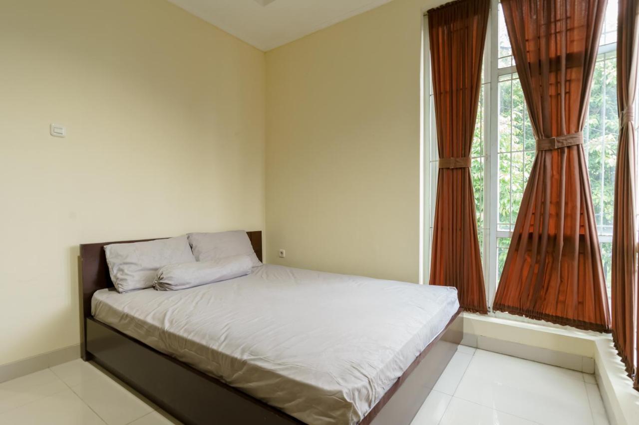 Dago Suites Syariah Cikarang Mitra Reddoorz Бекаси Екстериор снимка