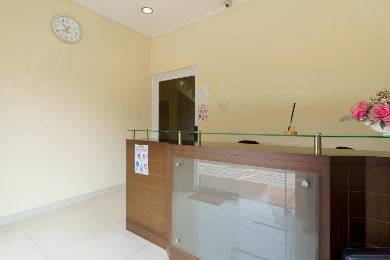 Dago Suites Syariah Cikarang Mitra Reddoorz Бекаси Екстериор снимка