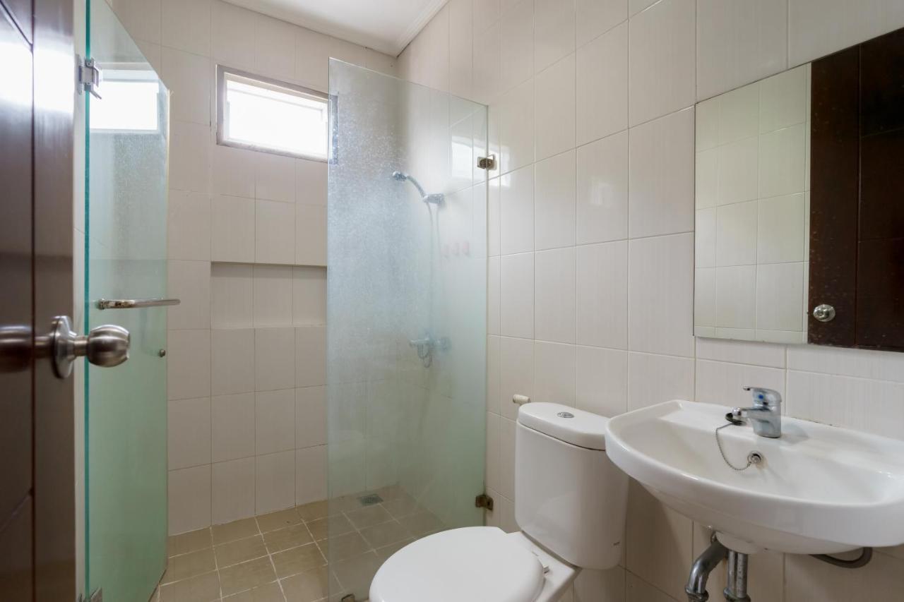 Dago Suites Syariah Cikarang Mitra Reddoorz Бекаси Екстериор снимка