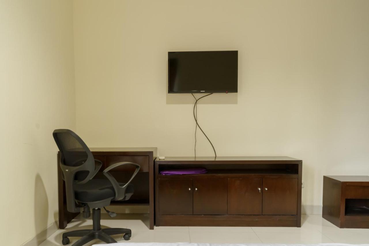 Dago Suites Syariah Cikarang Mitra Reddoorz Бекаси Екстериор снимка