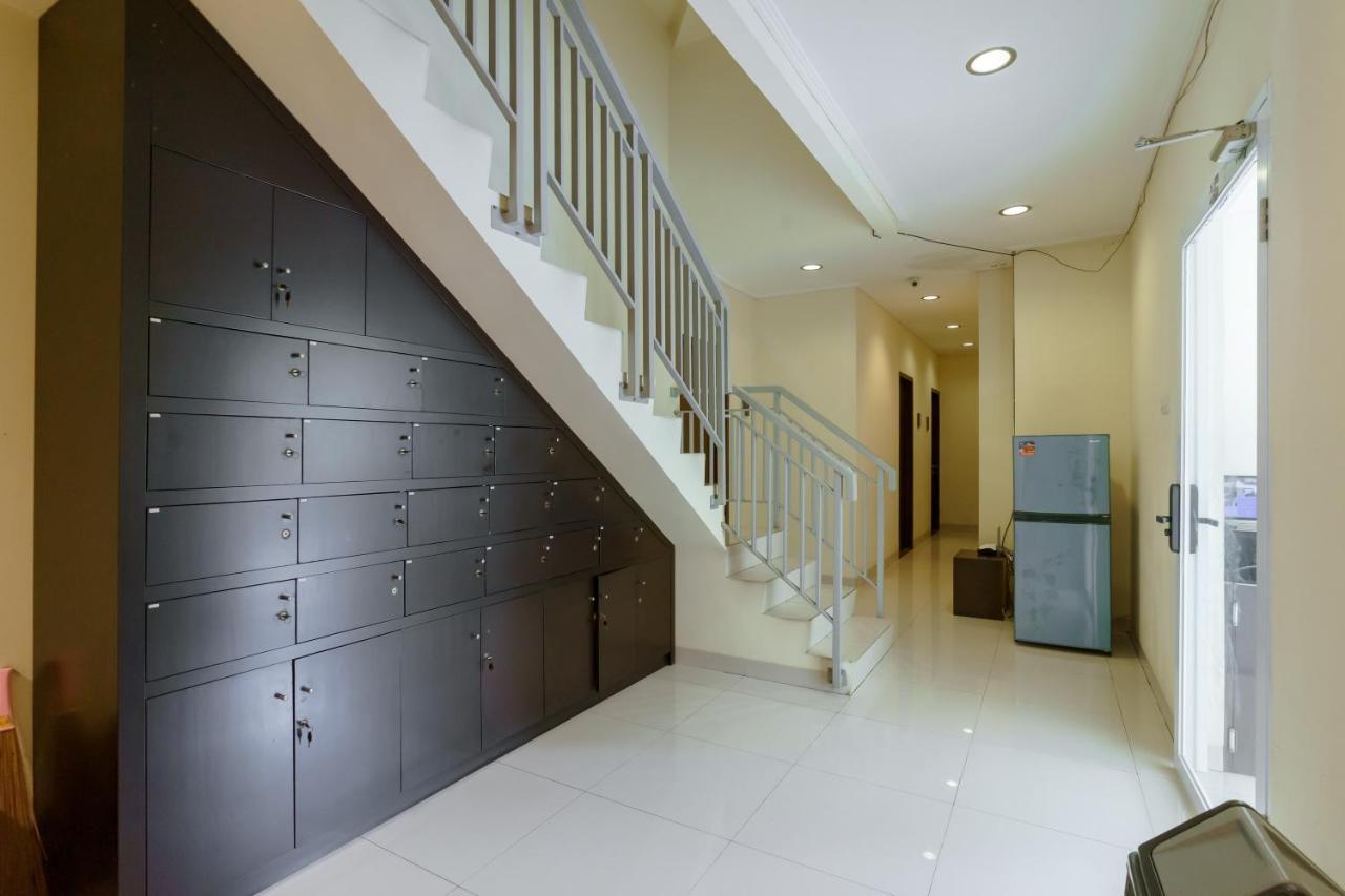 Dago Suites Syariah Cikarang Mitra Reddoorz Бекаси Екстериор снимка